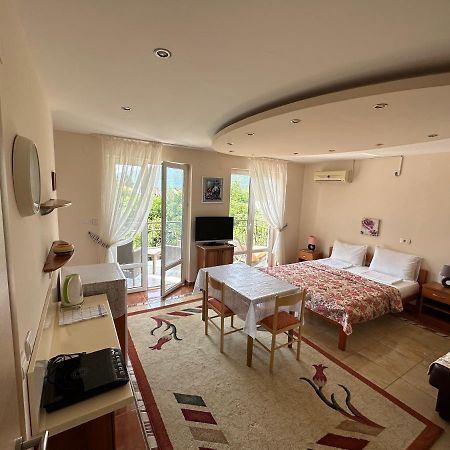 Villa Alla Bed And Breakfast Херцег-Новий Екстер'єр фото