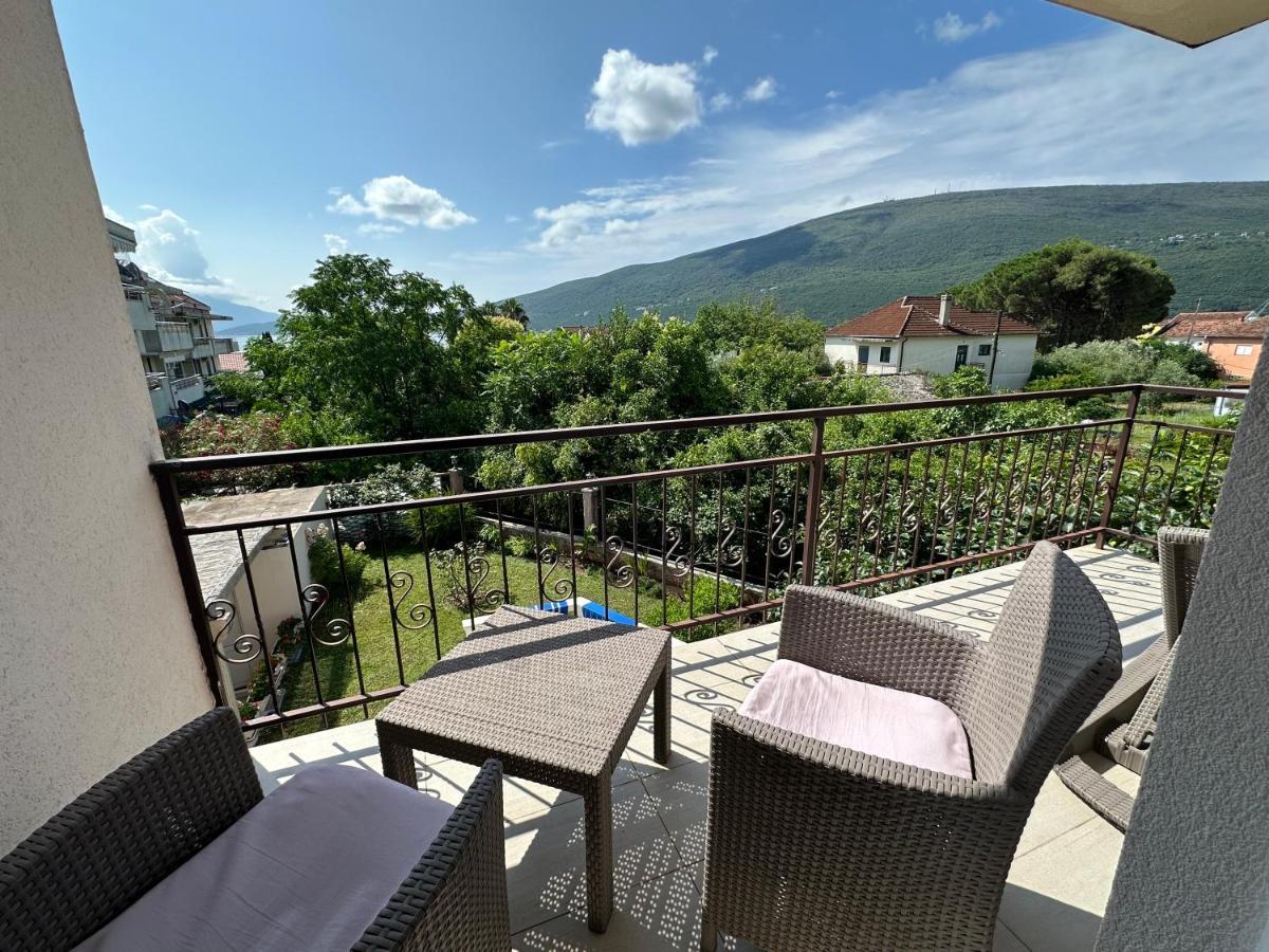 Villa Alla Bed And Breakfast Херцег-Новий Екстер'єр фото