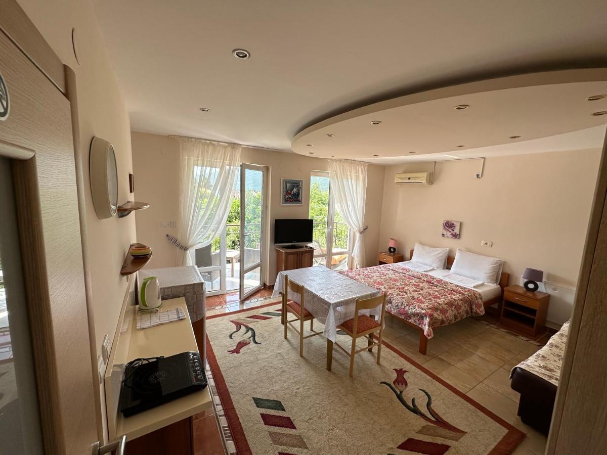 Villa Alla Bed And Breakfast Херцег-Новий Екстер'єр фото