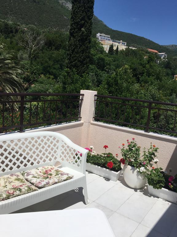 Villa Alla Bed And Breakfast Херцег-Новий Екстер'єр фото
