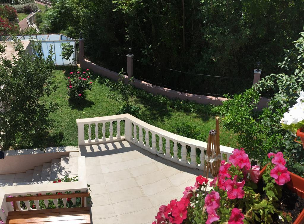 Villa Alla Bed And Breakfast Херцег-Новий Екстер'єр фото