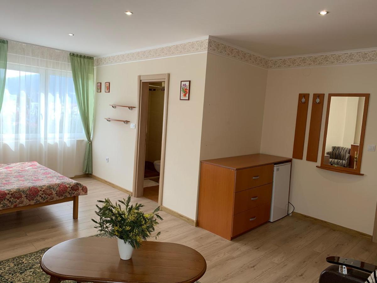 Villa Alla Bed And Breakfast Херцег-Новий Екстер'єр фото